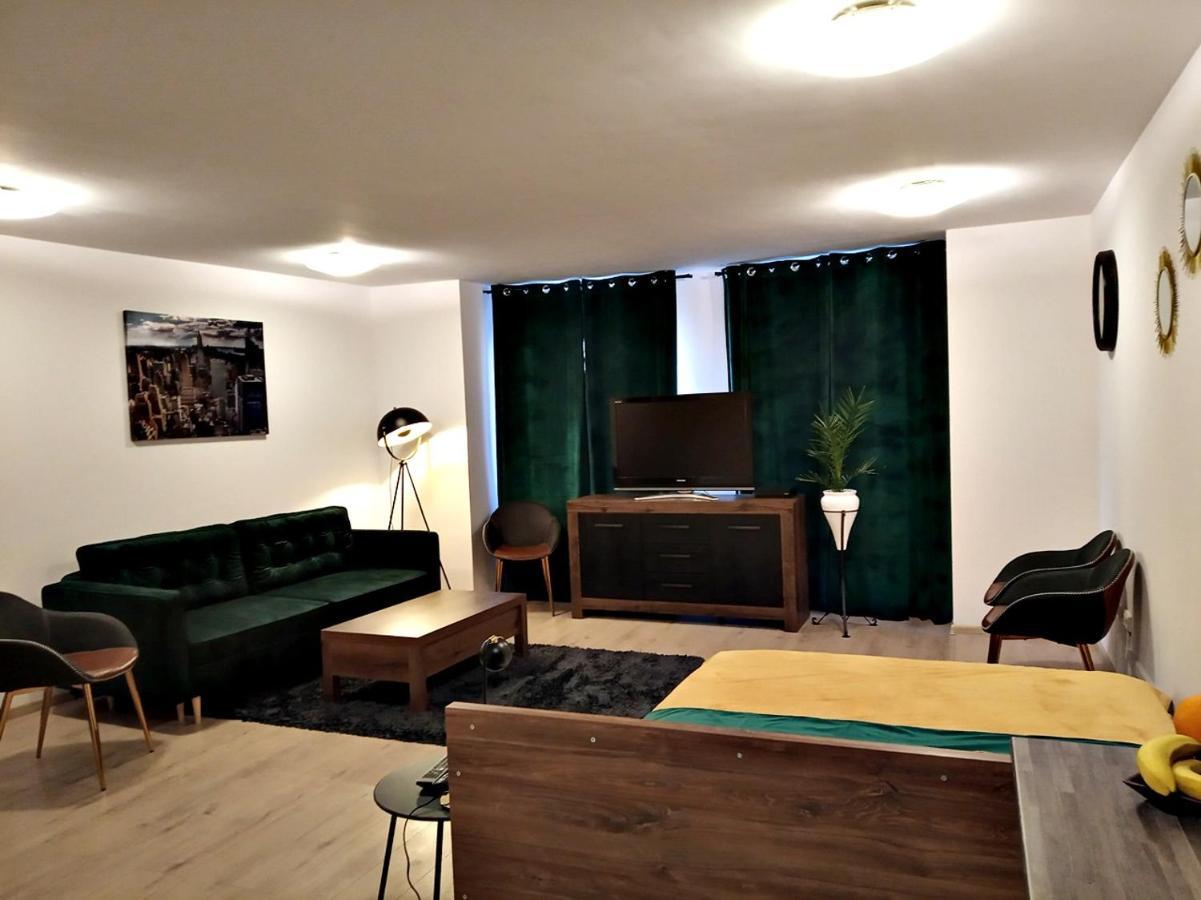 Downtown Studio Διαμέρισμα Ζιελόνα Γκόρα Εξωτερικό φωτογραφία